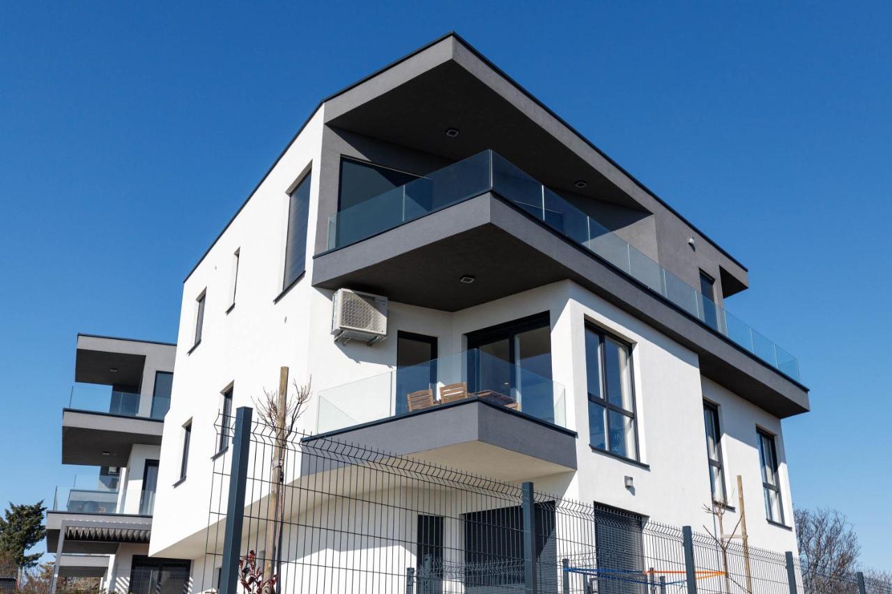 Apartment Klara Krk Town Exteriör bild